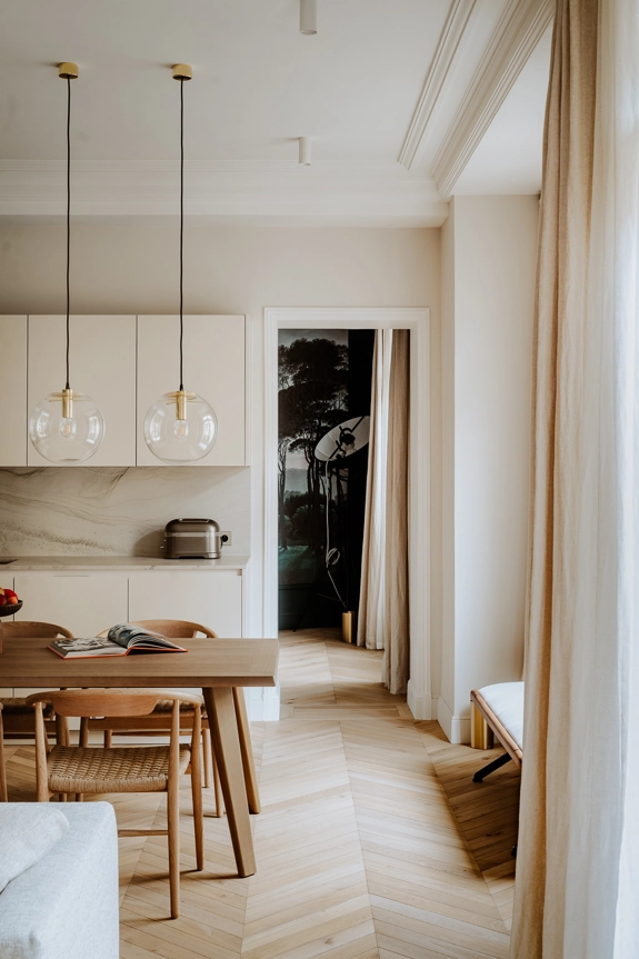 Renovation of a Parisian apartment in the true Haussmannian spirit