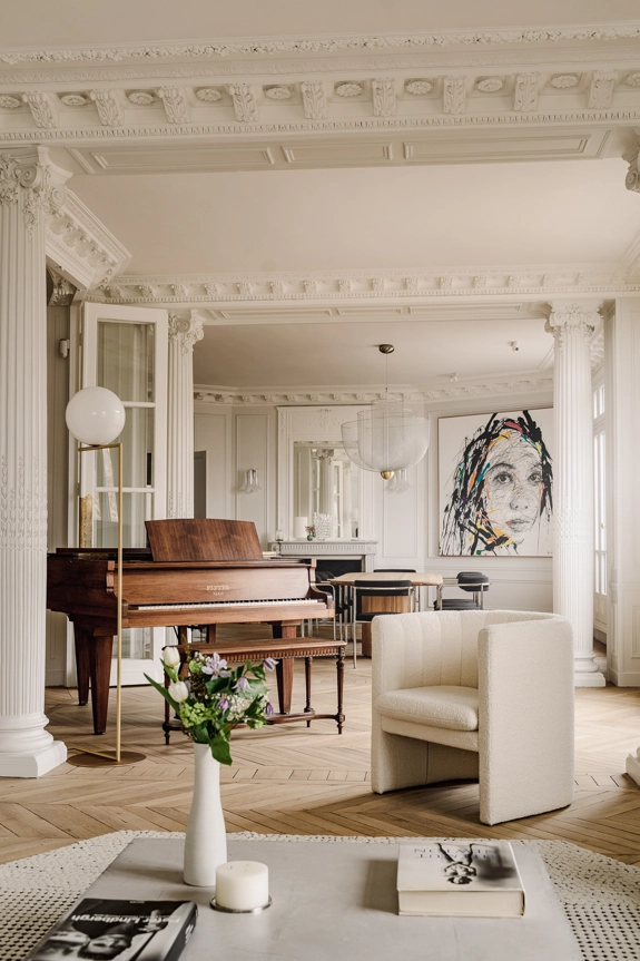 Historic apartment in the 17th arrondissement of Paris
