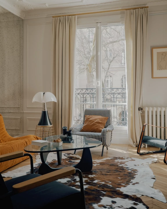 A refined stopover between two worlds, where light, calm, and craftsmanship meet.