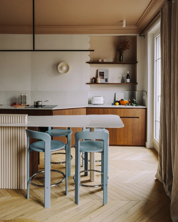A pied-à-terre imagined as a discreet, elegant cocoon in the heart of Paris